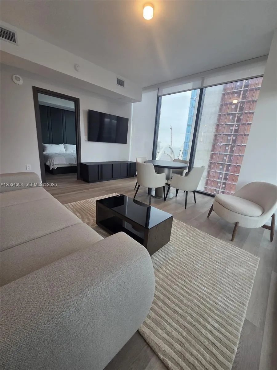 20 NE 11 #2208 South Miami, FL 33132
