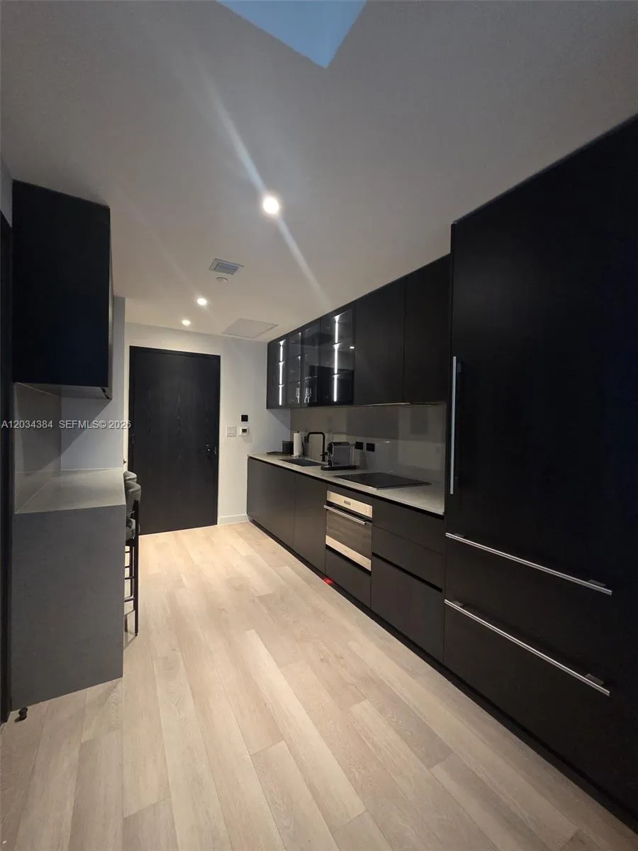 20 NE 11 #2208 South Miami, FL 33132