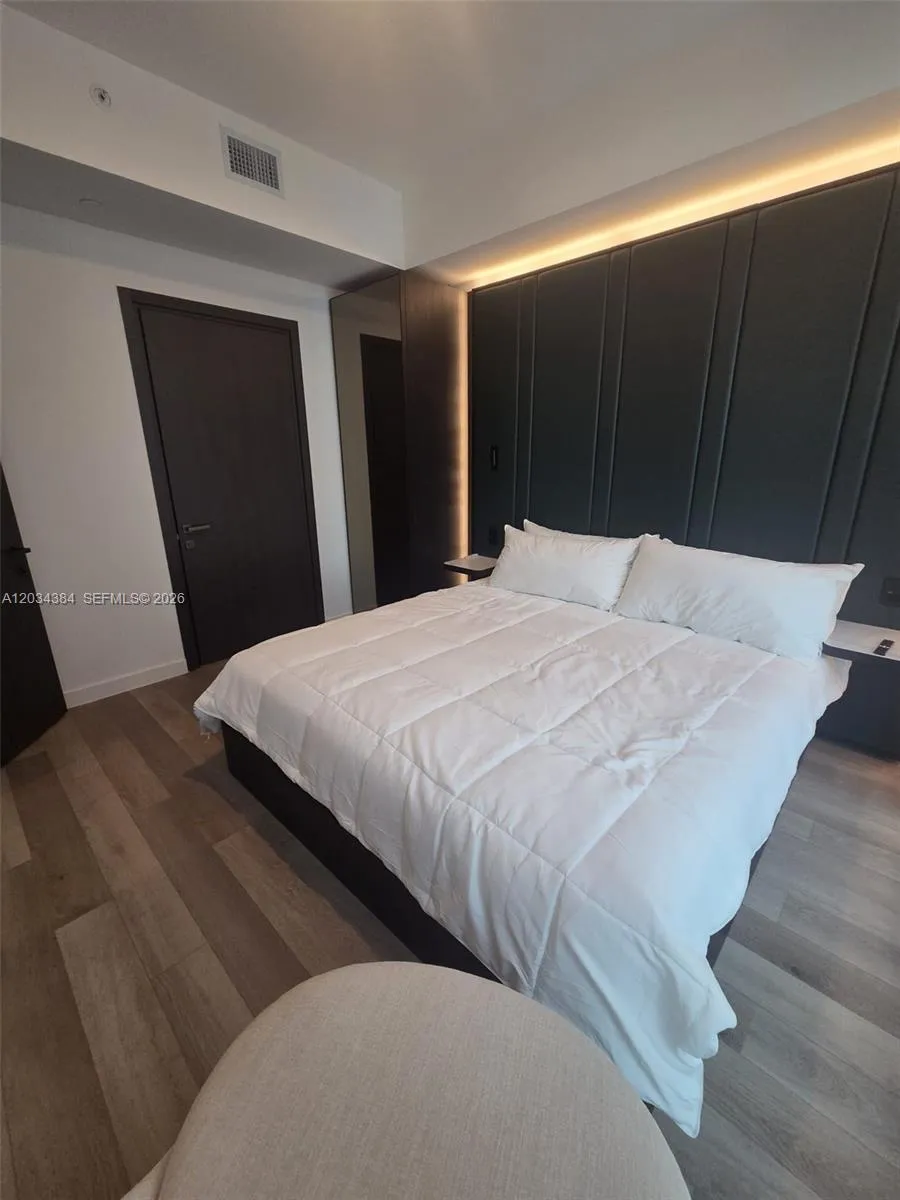 20 NE 11 #2208 South Miami, FL 33132