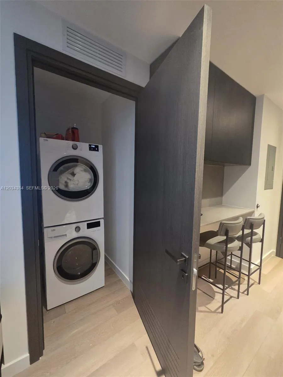 20 NE 11 #2208 South Miami, FL 33132