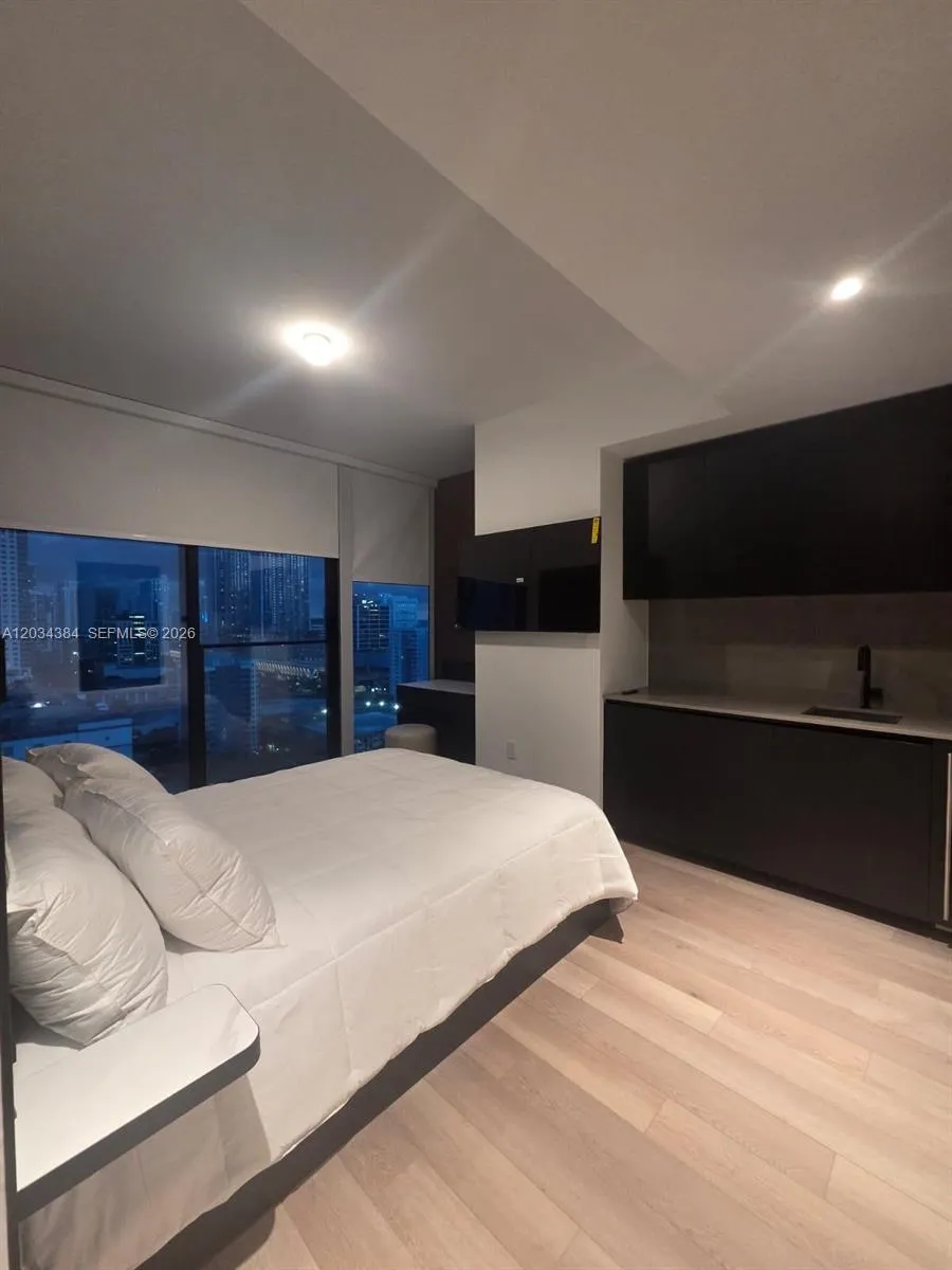 20 NE 11 #2208 South Miami, FL 33132