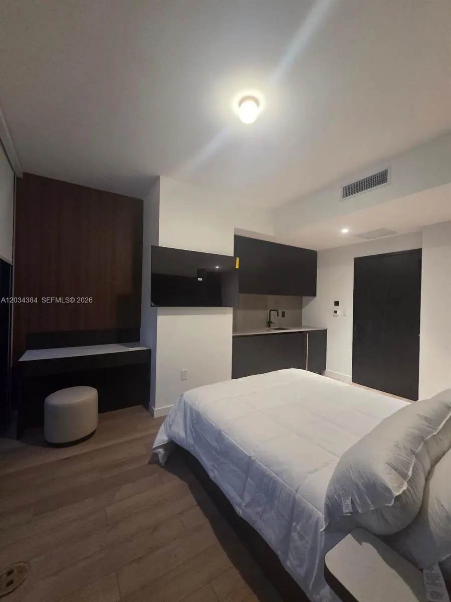 20 NE 11 #2208 South Miami, FL 33132