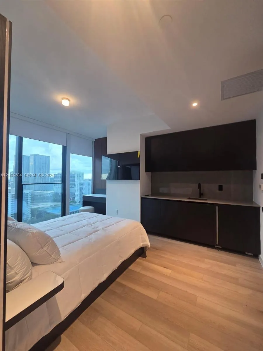 20 NE 11 #2208 South Miami, FL 33132