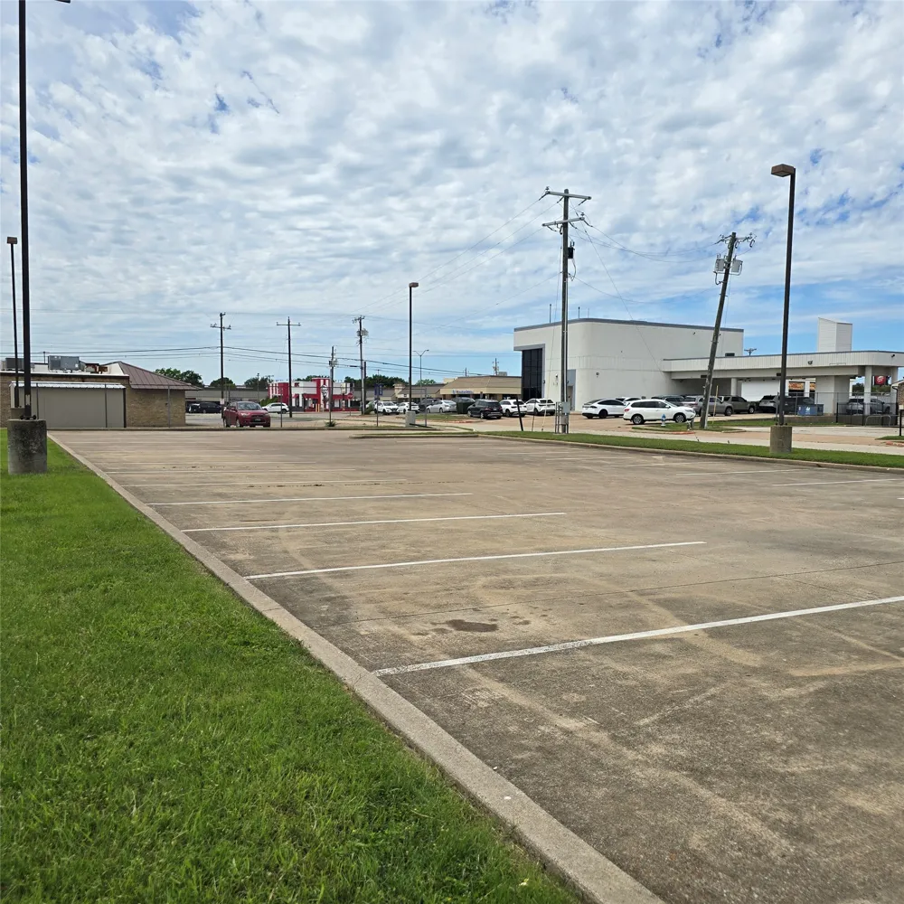 700 Center Ridge Drive Duncanville, TX 75116