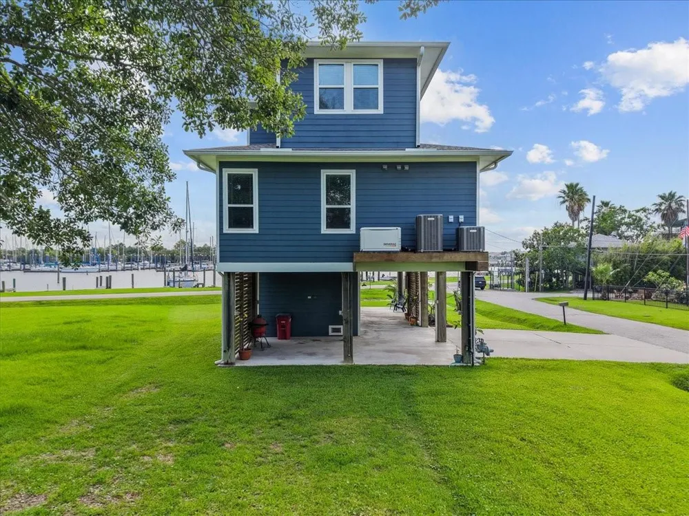 403 W Shore Drive Clear Lake Shores, TX 77565