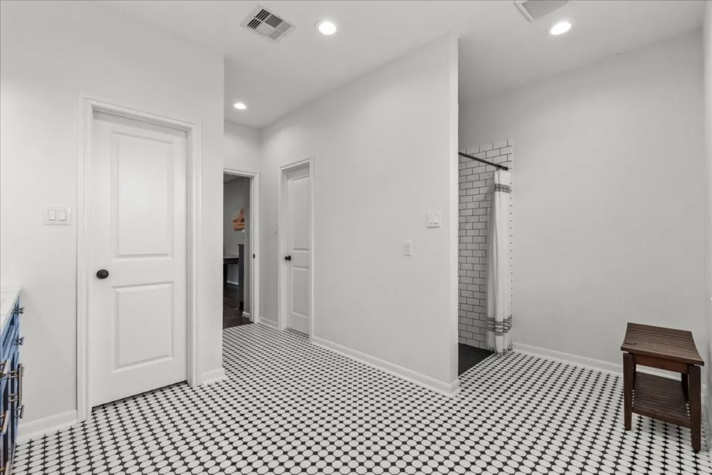 403 W Shore Drive Clear Lake Shores, TX 77565