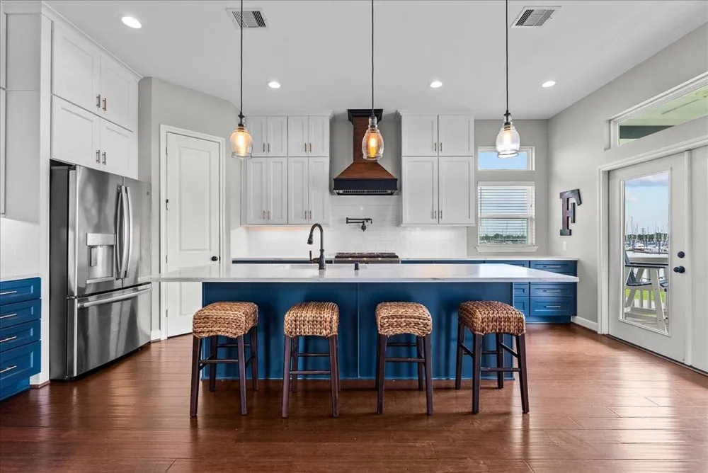 403 W Shore Drive Clear Lake Shores, TX 77565