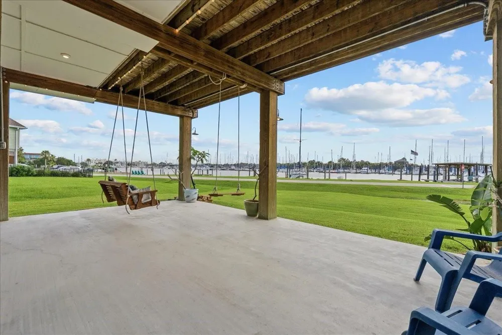 403 W Shore Drive Clear Lake Shores, TX 77565