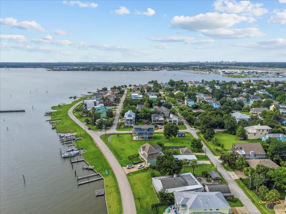 403 W Shore Drive Clear Lake Shores, TX 77565