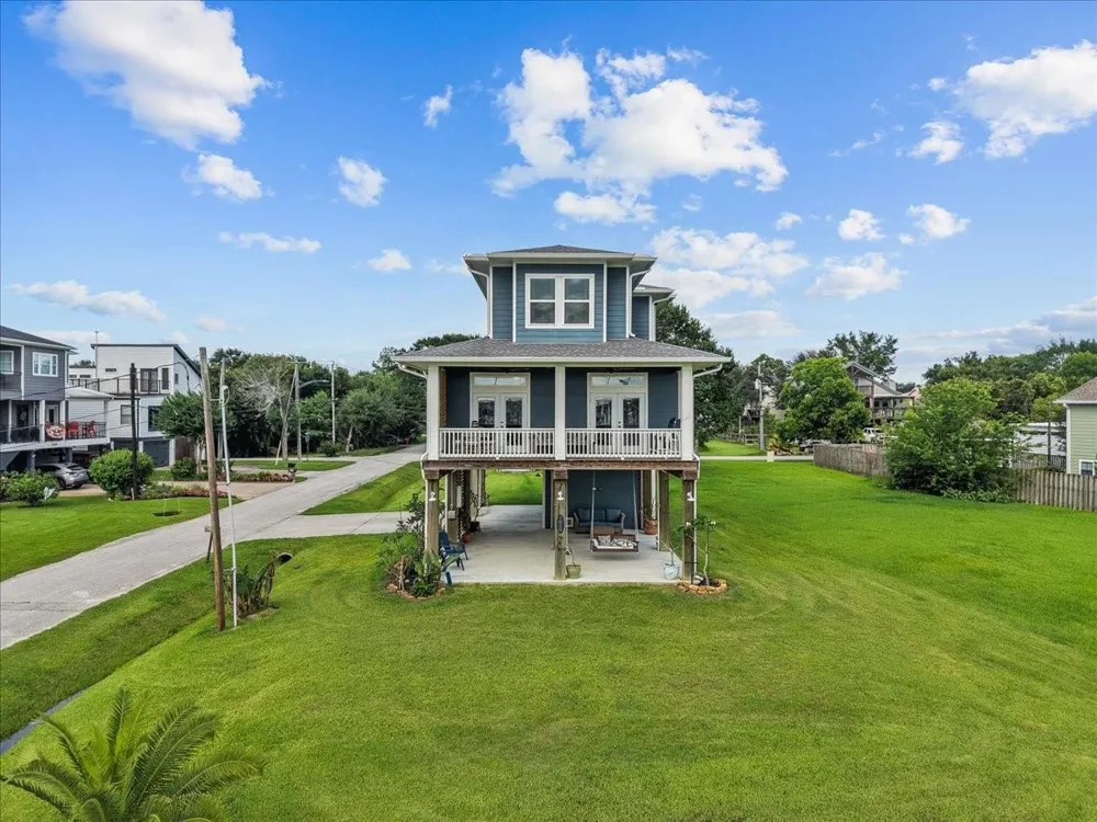 403 W Shore Drive Clear Lake Shores, TX 77565