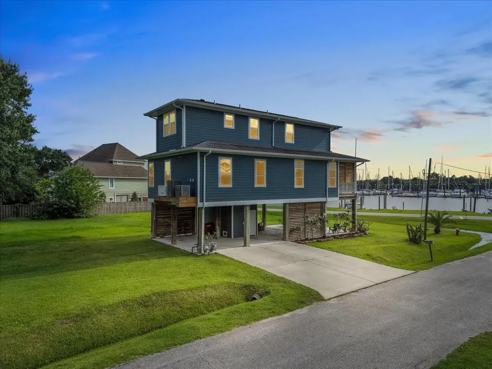 403 W Shore Drive Clear Lake Shores, TX 77565