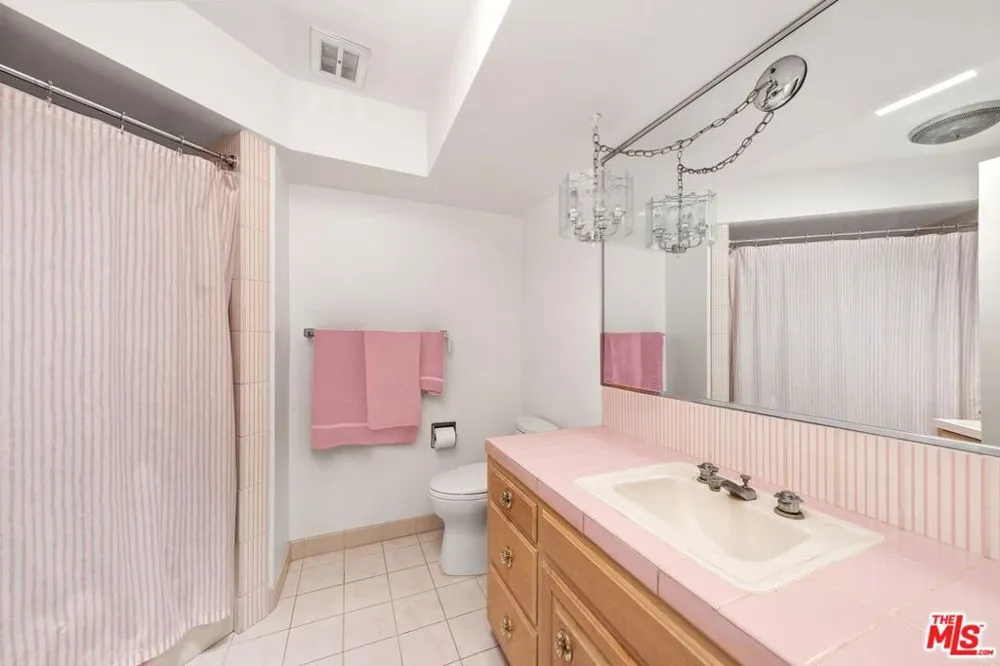 6505 S Halm Avenue Los Angeles, CA 90056