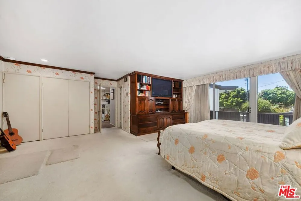 6505 S Halm Avenue Los Angeles, CA 90056