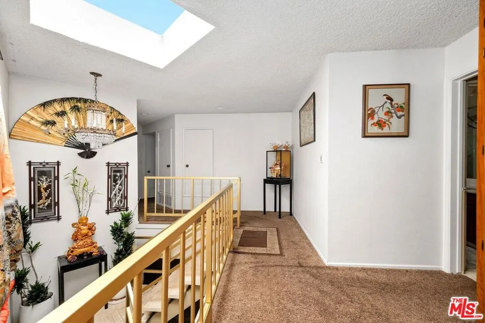 6505 S Halm Avenue Los Angeles, CA 90056
