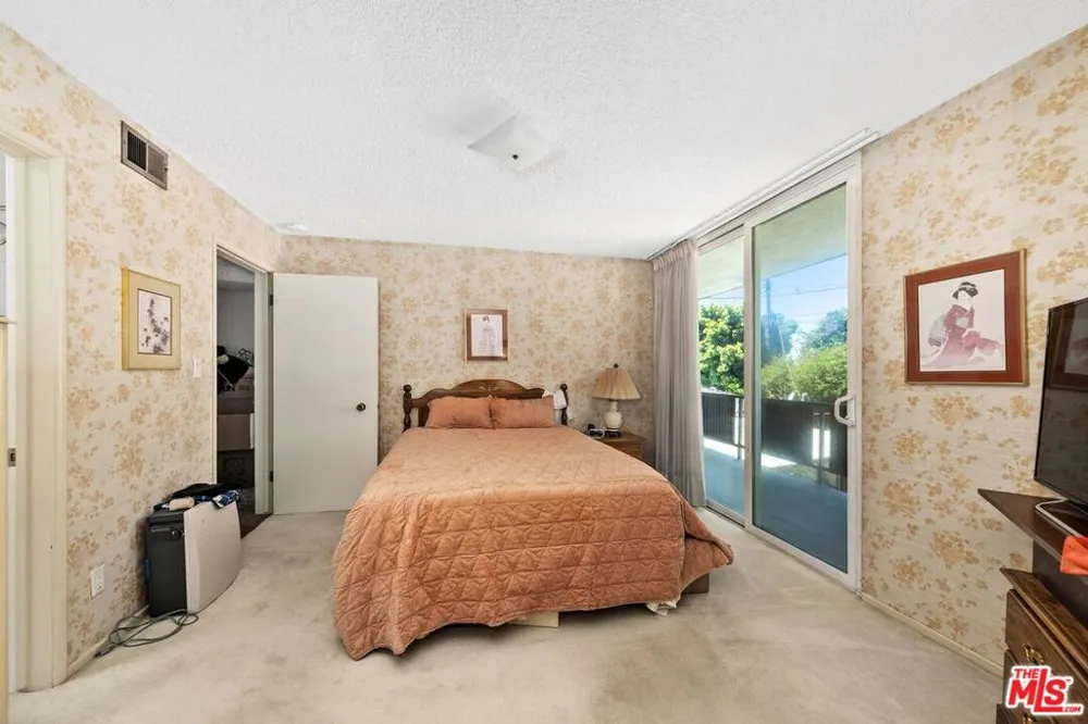 6505 S Halm Avenue Los Angeles, CA 90056