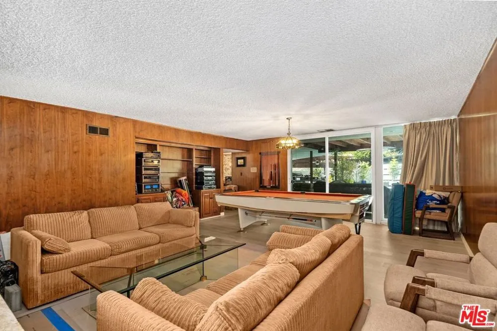 6505 S Halm Avenue Los Angeles, CA 90056