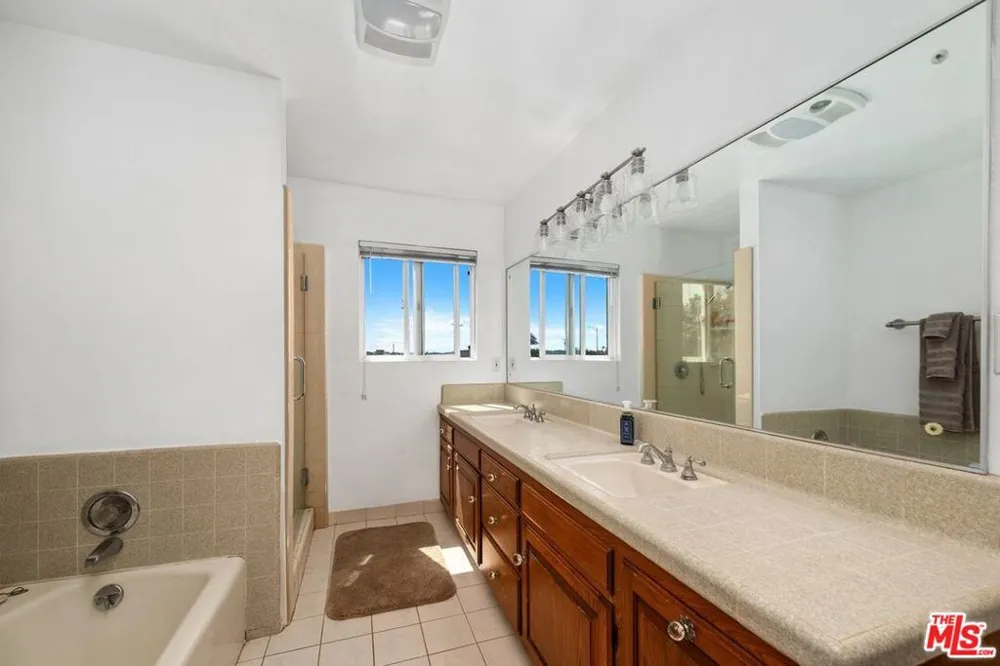 6505 S Halm Avenue Los Angeles, CA 90056