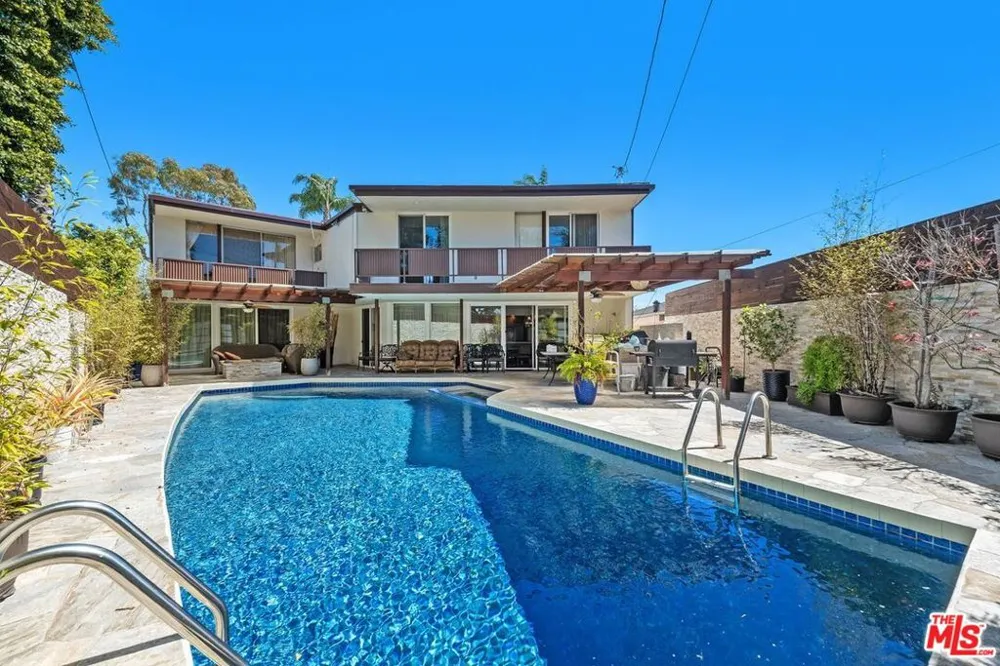 6505 S Halm Avenue Los Angeles, CA 90056