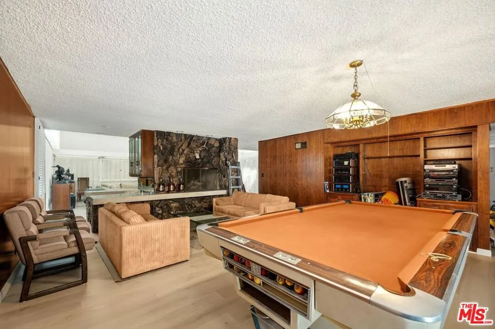 6505 S Halm Avenue Los Angeles, CA 90056