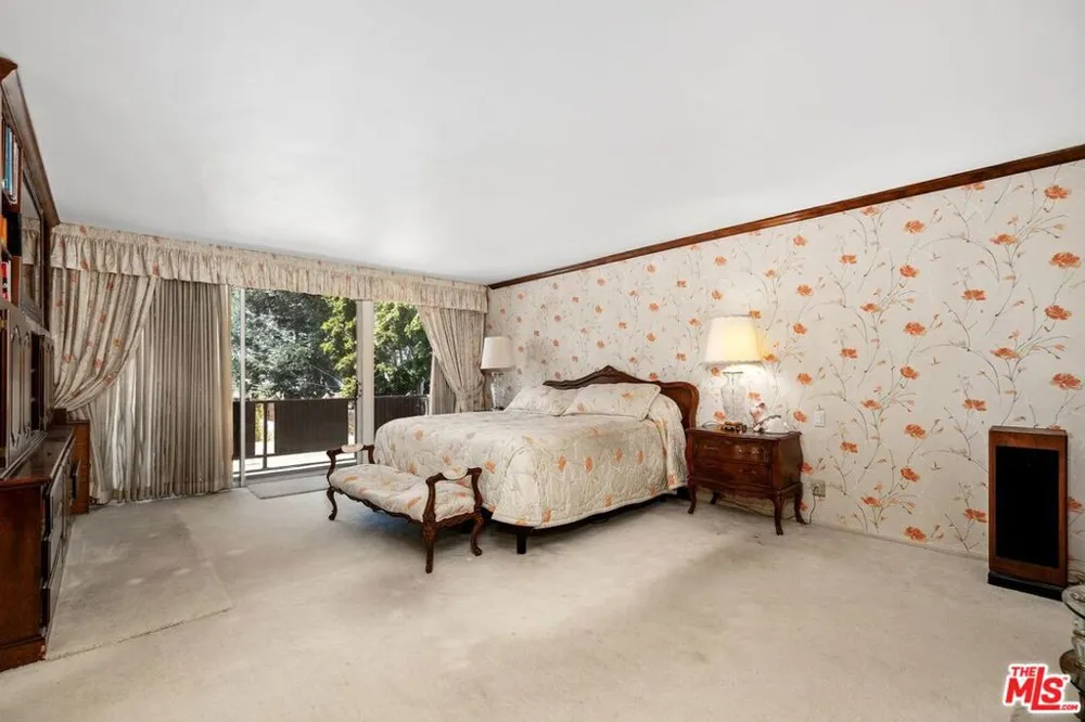 6505 S Halm Avenue Los Angeles, CA 90056