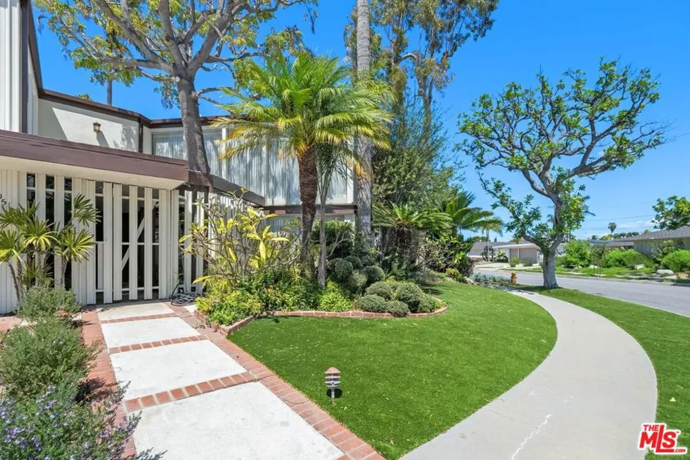 6505 S Halm Avenue Los Angeles, CA 90056