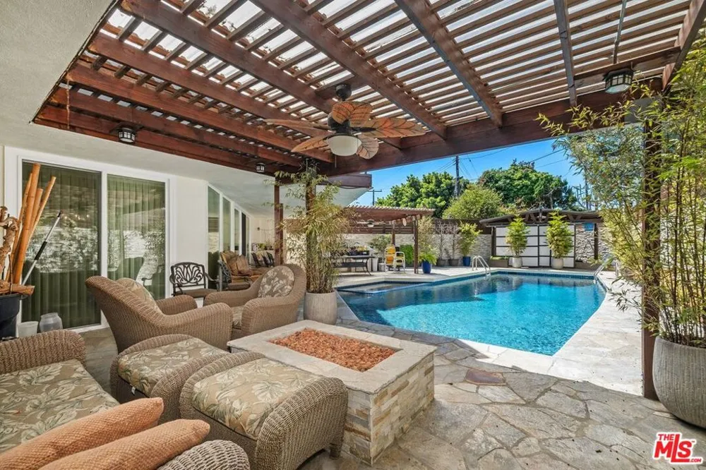 6505 S Halm Avenue Los Angeles, CA 90056