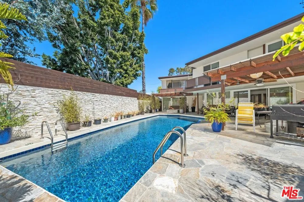 6505 S Halm Avenue Los Angeles, CA 90056