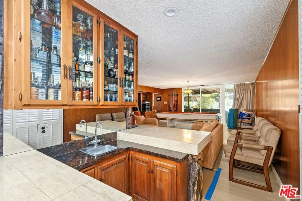 6505 S Halm Avenue Los Angeles, CA 90056