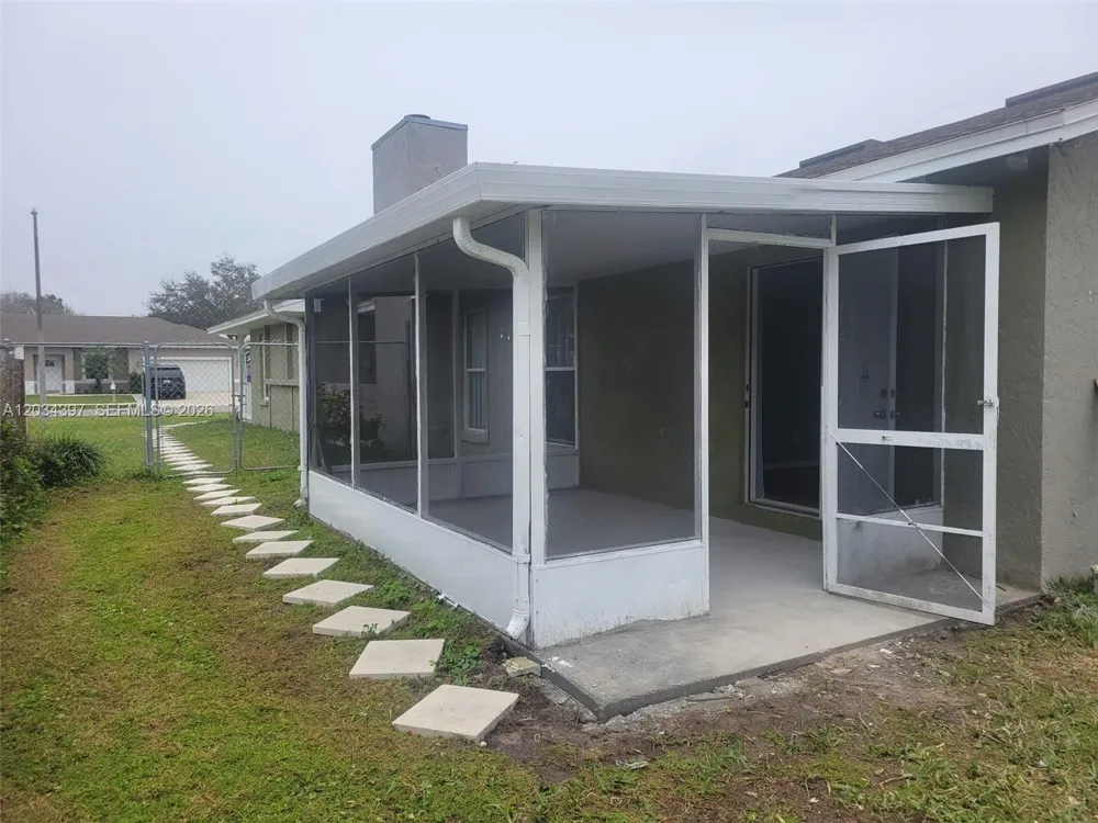 20420 Marlin st #B Orlando, FL 32833
