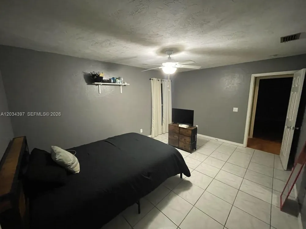 20420 Marlin st #B Orlando, FL 32833