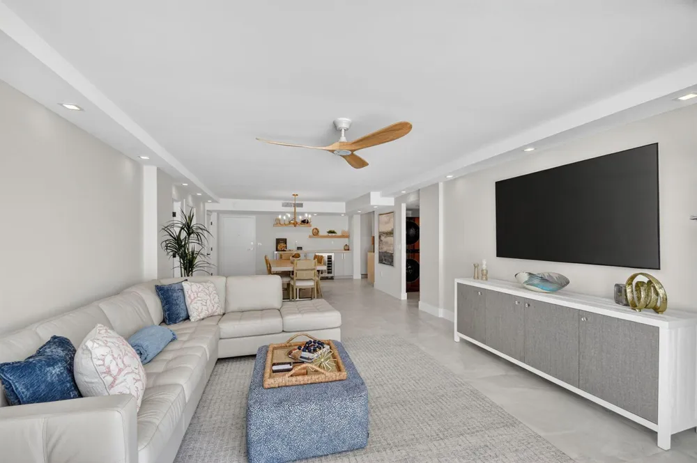 3546 S Ocean Boulevard #203 South Palm Beach, FL 33480