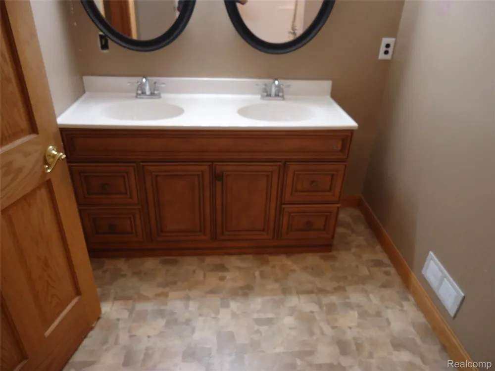 2933 Ashley Drive Madison Charter Township, MI 49221