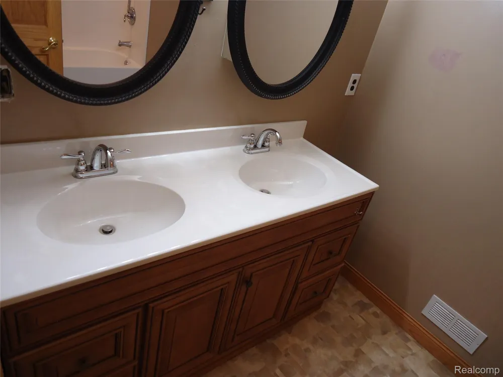 2933 Ashley Drive Madison Charter Township, MI 49221