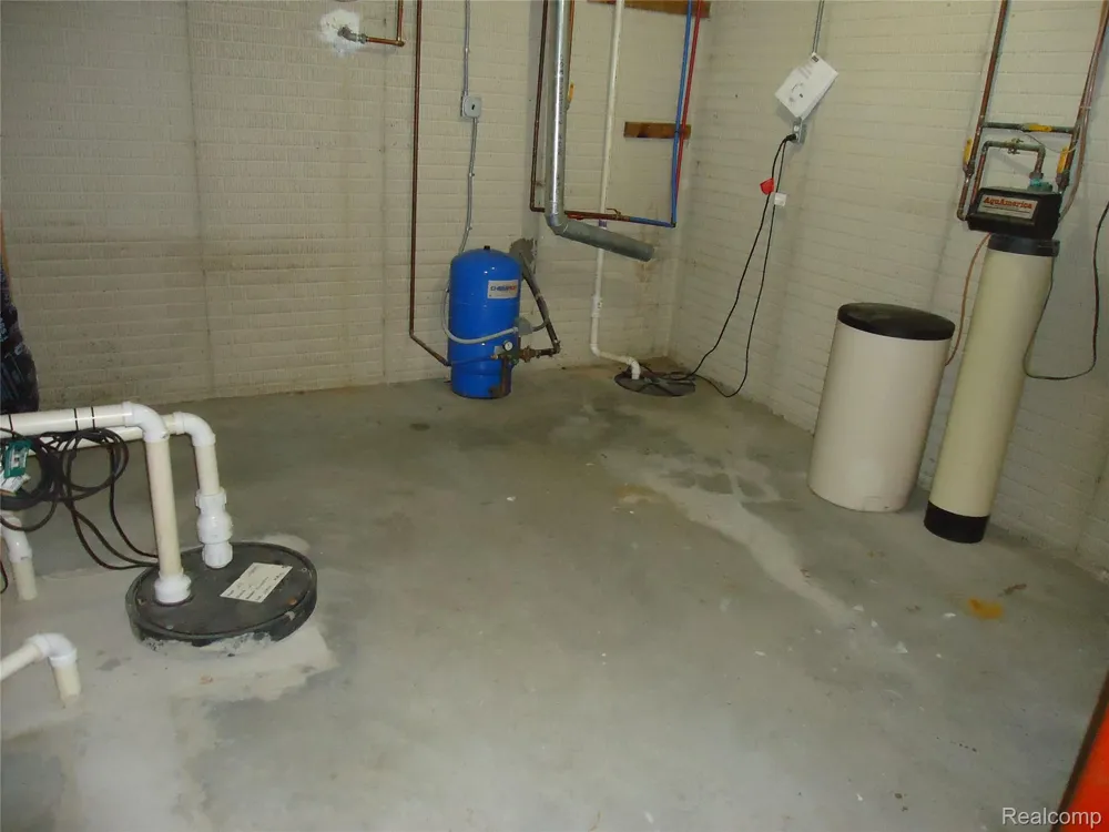 2933 Ashley Drive Madison Charter Township, MI 49221