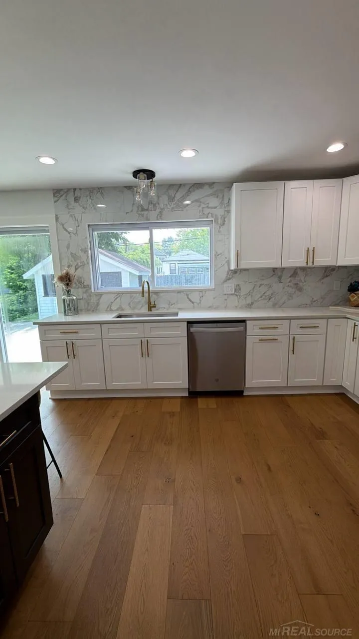 2519 Phillips Avenue Berkley City, MI 48072