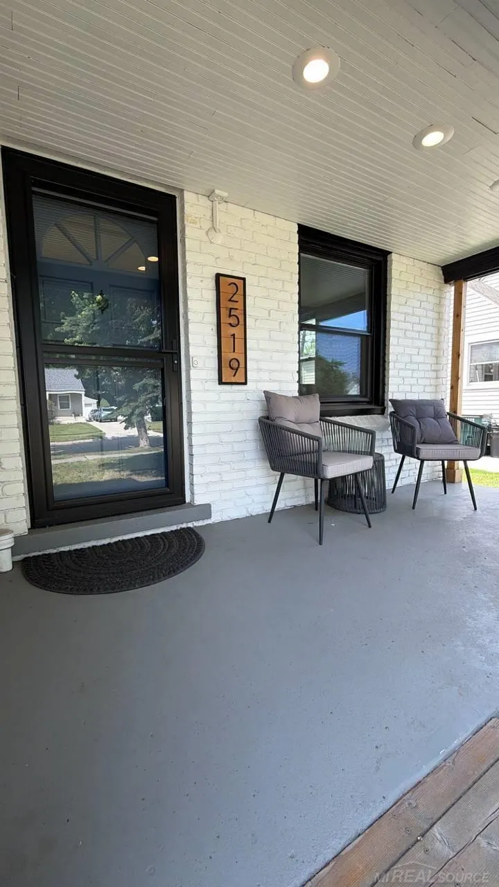 2519 Phillips Avenue Berkley City, MI 48072