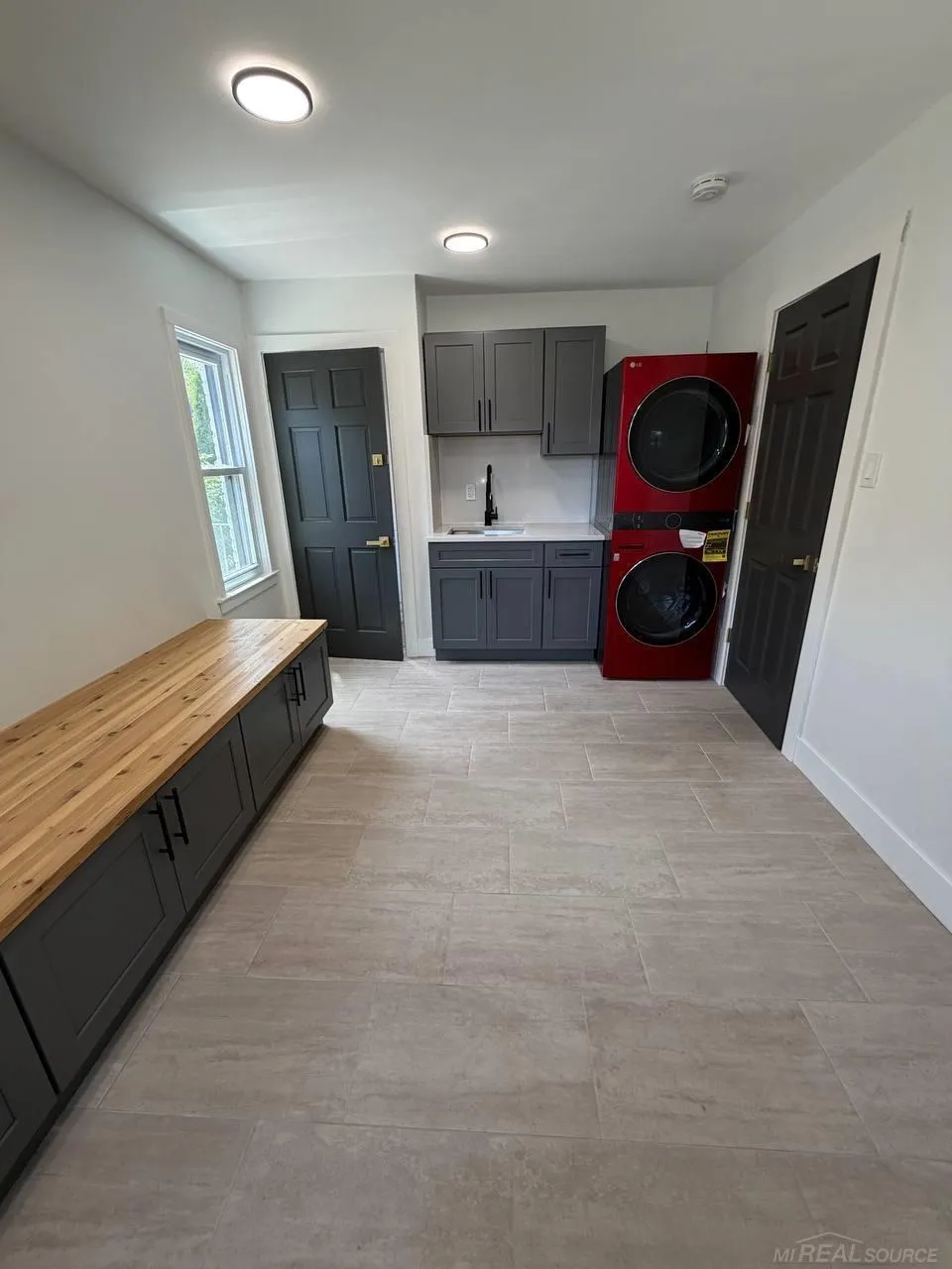 2519 Phillips Avenue Berkley City, MI 48072