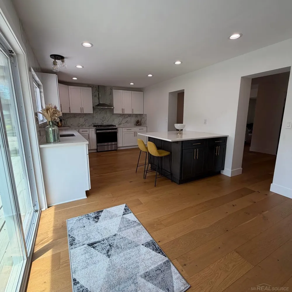 2519 Phillips Avenue Berkley City, MI 48072