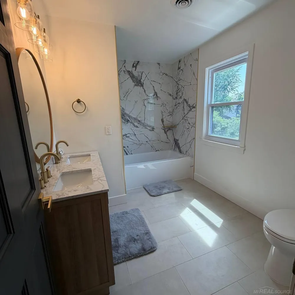 2519 Phillips Avenue Berkley City, MI 48072