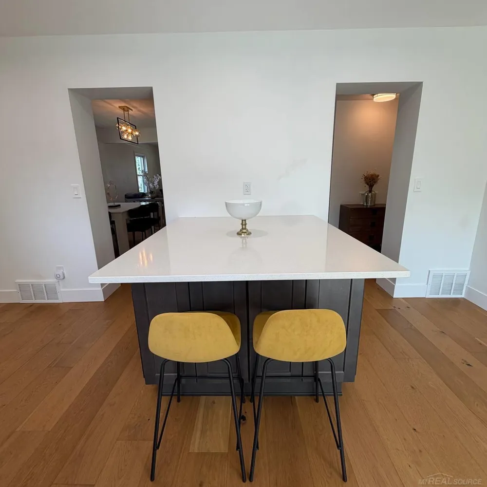 2519 Phillips Avenue Berkley City, MI 48072