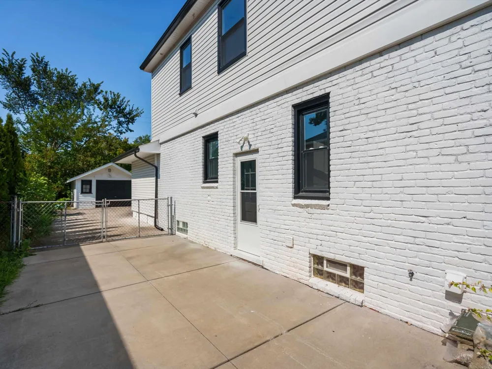 2519 Phillips Avenue Berkley City, MI 48072