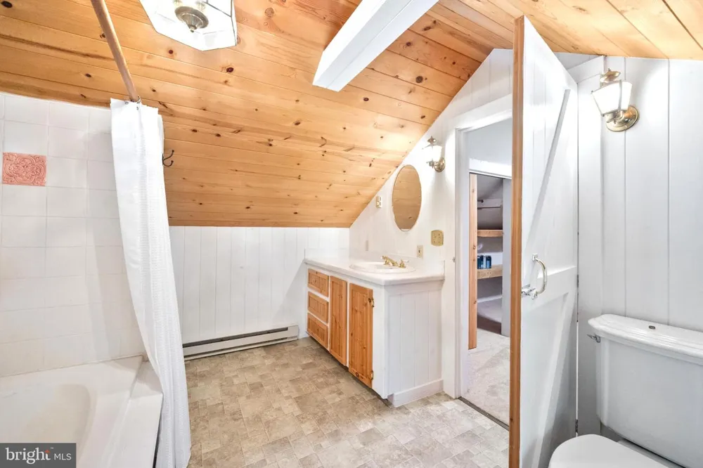 145 WEAKLEY LANE Stanley, VA 22851
