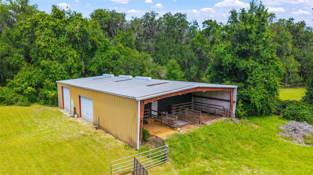 2285 W HIGHWAY 318 Citra, FL 32113