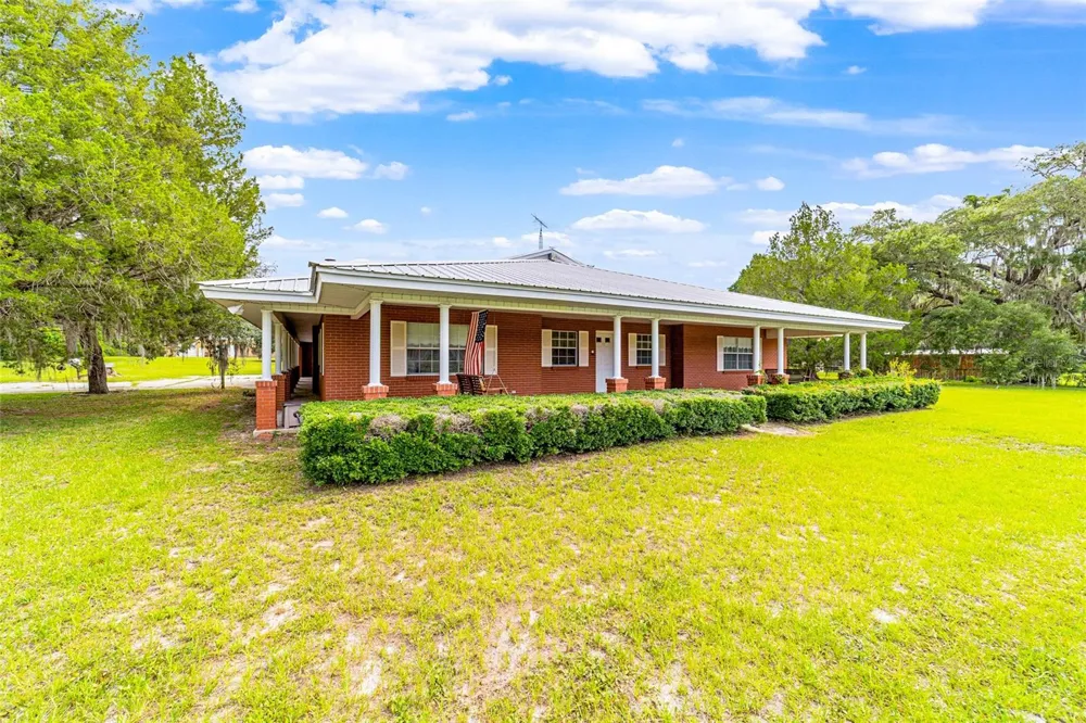 2285 W HIGHWAY 318 Citra, FL 32113