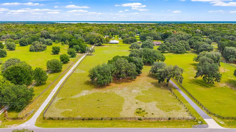 2285 W HIGHWAY 318 Citra, FL 32113