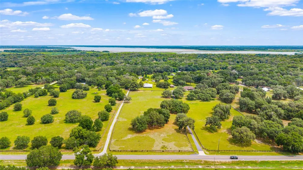 2285 W HIGHWAY 318 Citra, FL 32113
