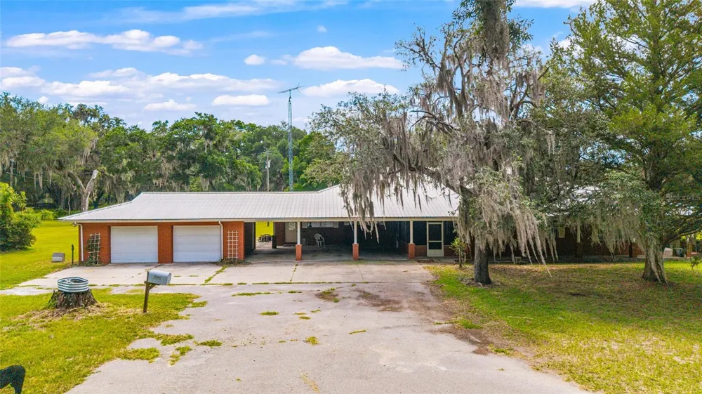 2285 W HIGHWAY 318 Citra, FL 32113