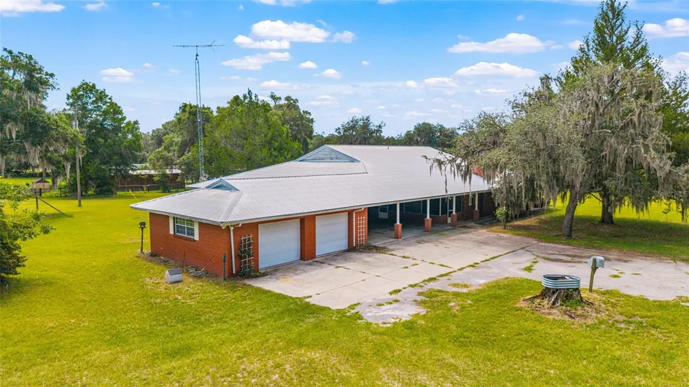 2285 W HIGHWAY 318 Citra, FL 32113
