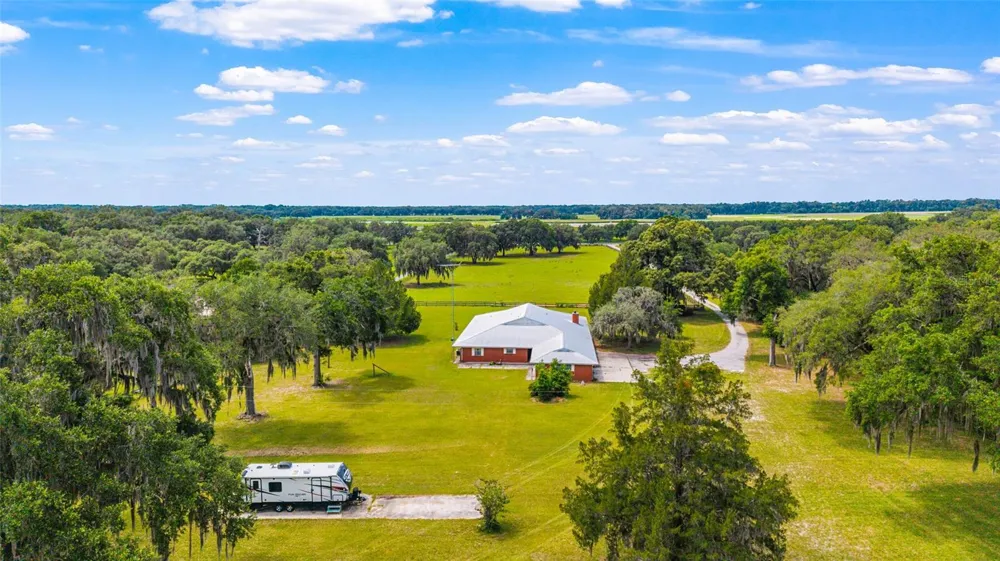 2285 W HIGHWAY 318 Citra, FL 32113