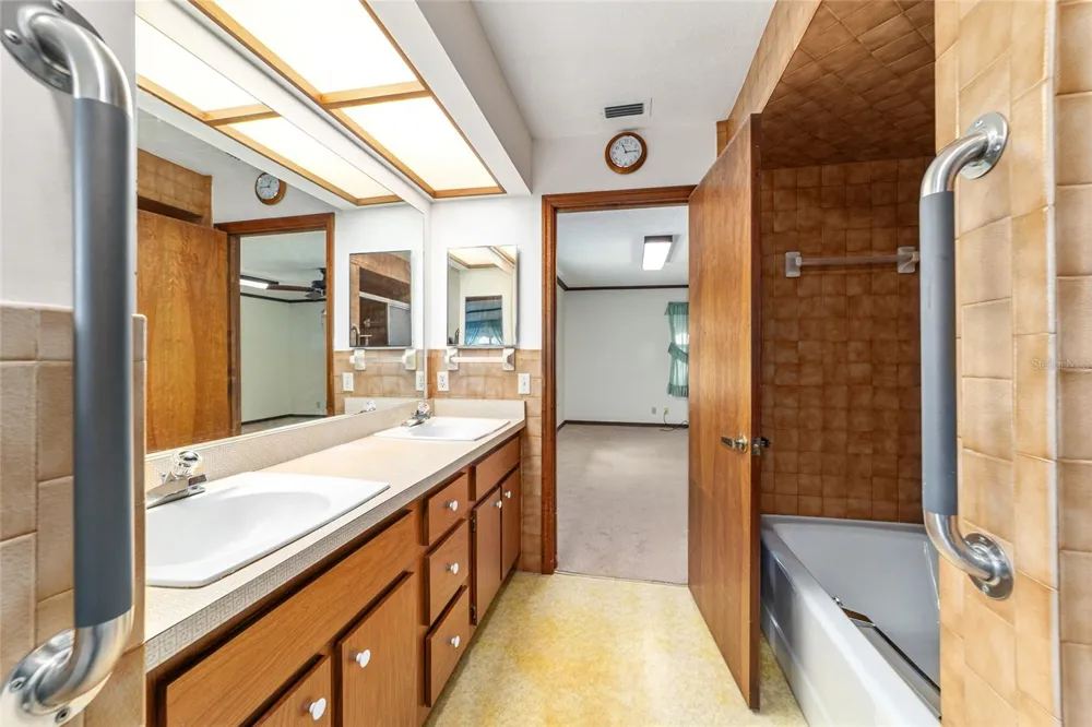 2285 W HIGHWAY 318 Citra, FL 32113